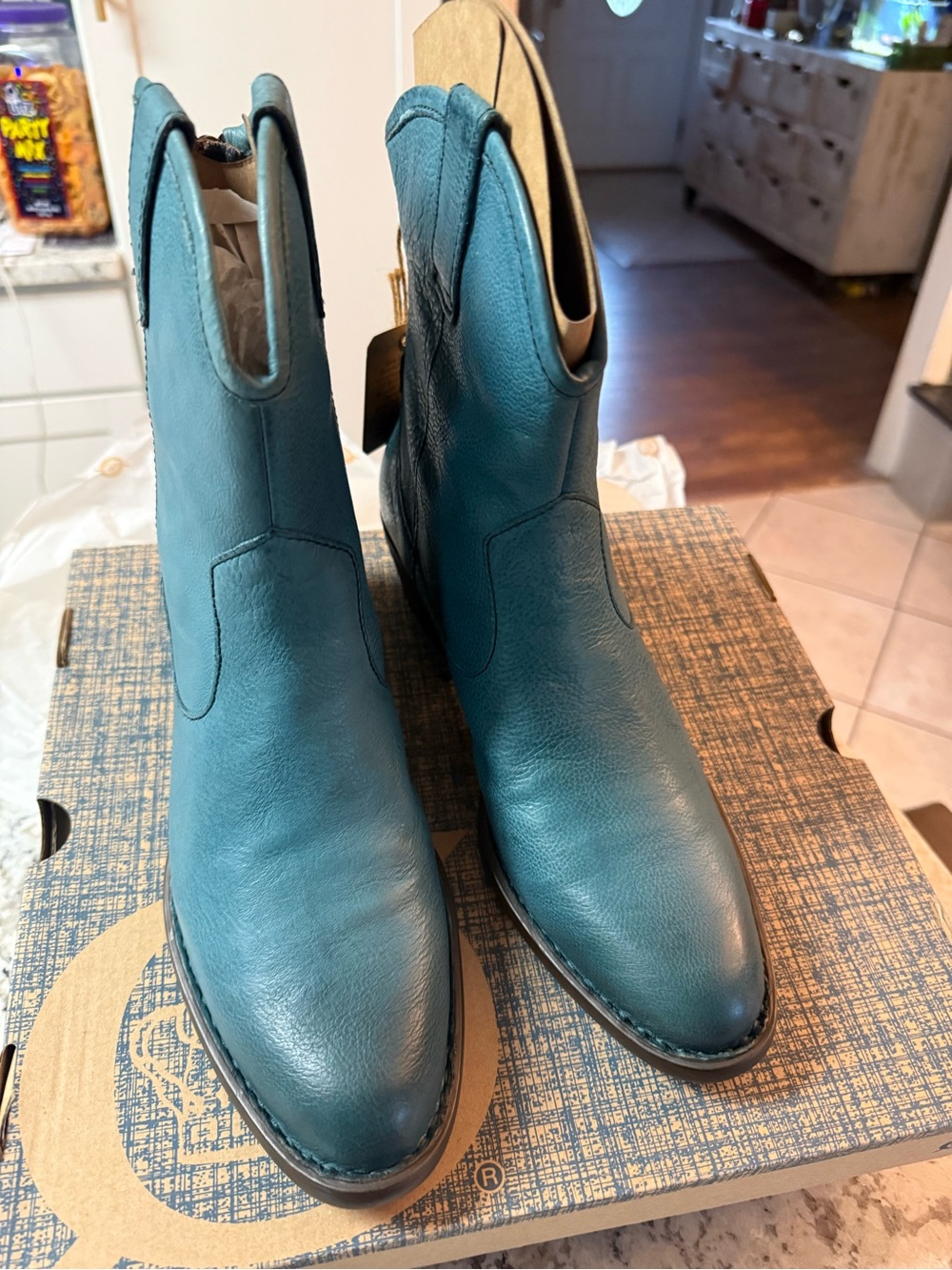 Women's Turquoise Leather Ankle Boots